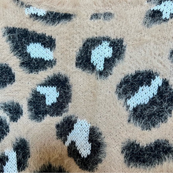 SOLD! EXPRESS Sweater - Picture 4 of 5